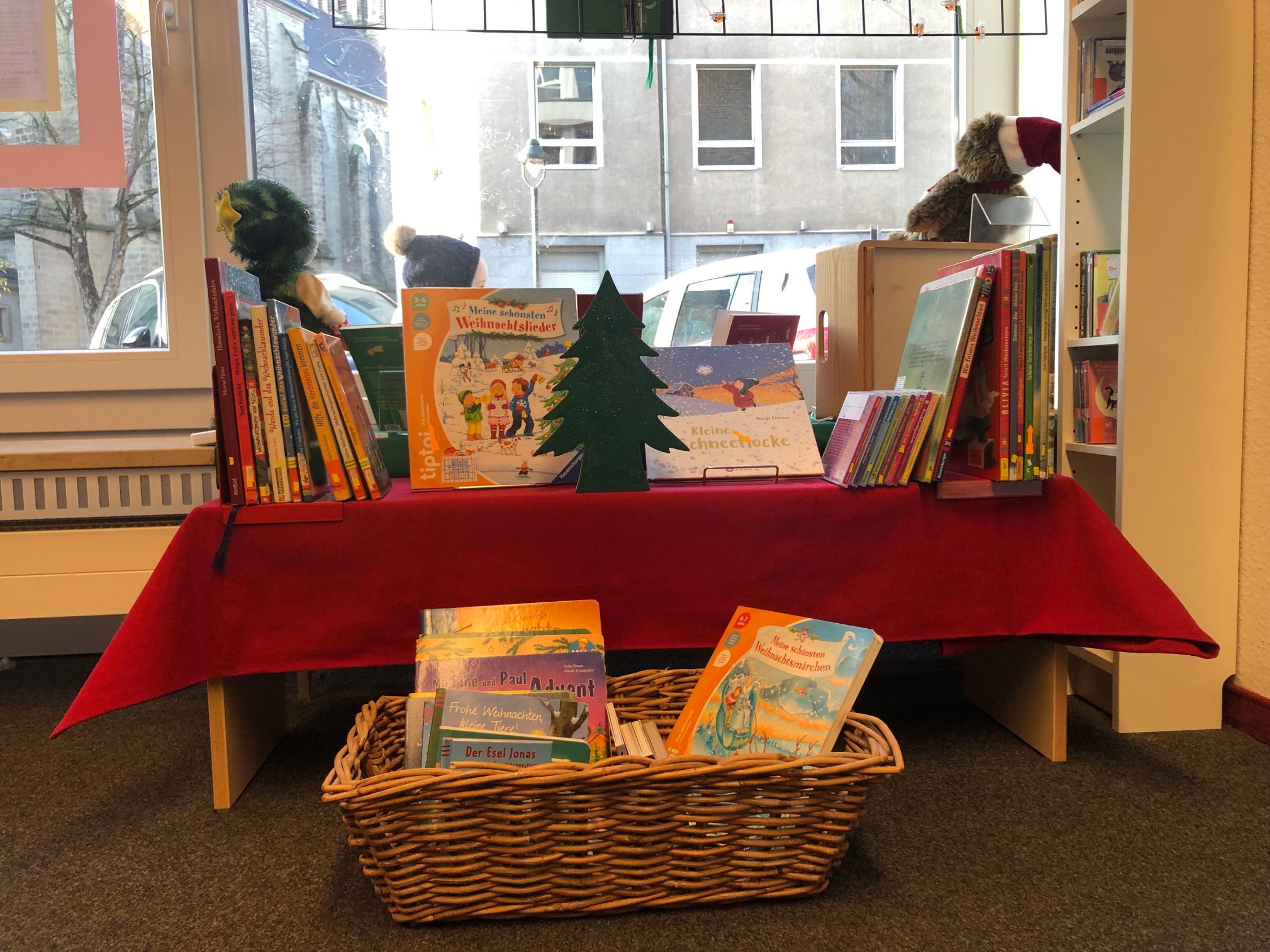 Weihnachtsbücher in der KÖB